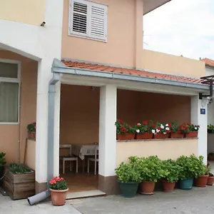Mise Apartment